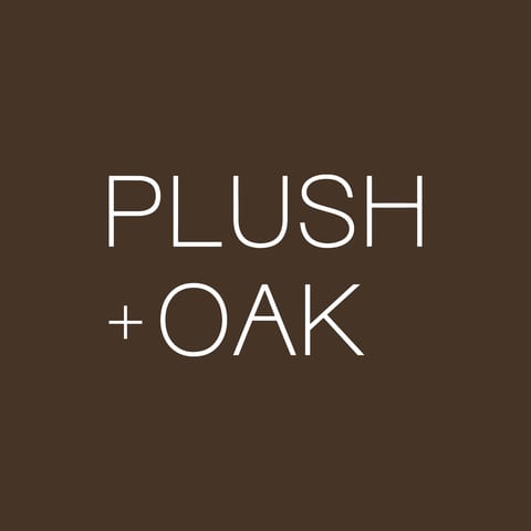 Plush + Oak logo
